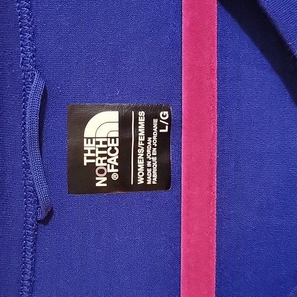 The North Face Women's Blue Short Sleeve V Neck Top, Size: L - Picture 2 of 4